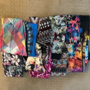 A set of 10 pairs of leggings for only $20 total